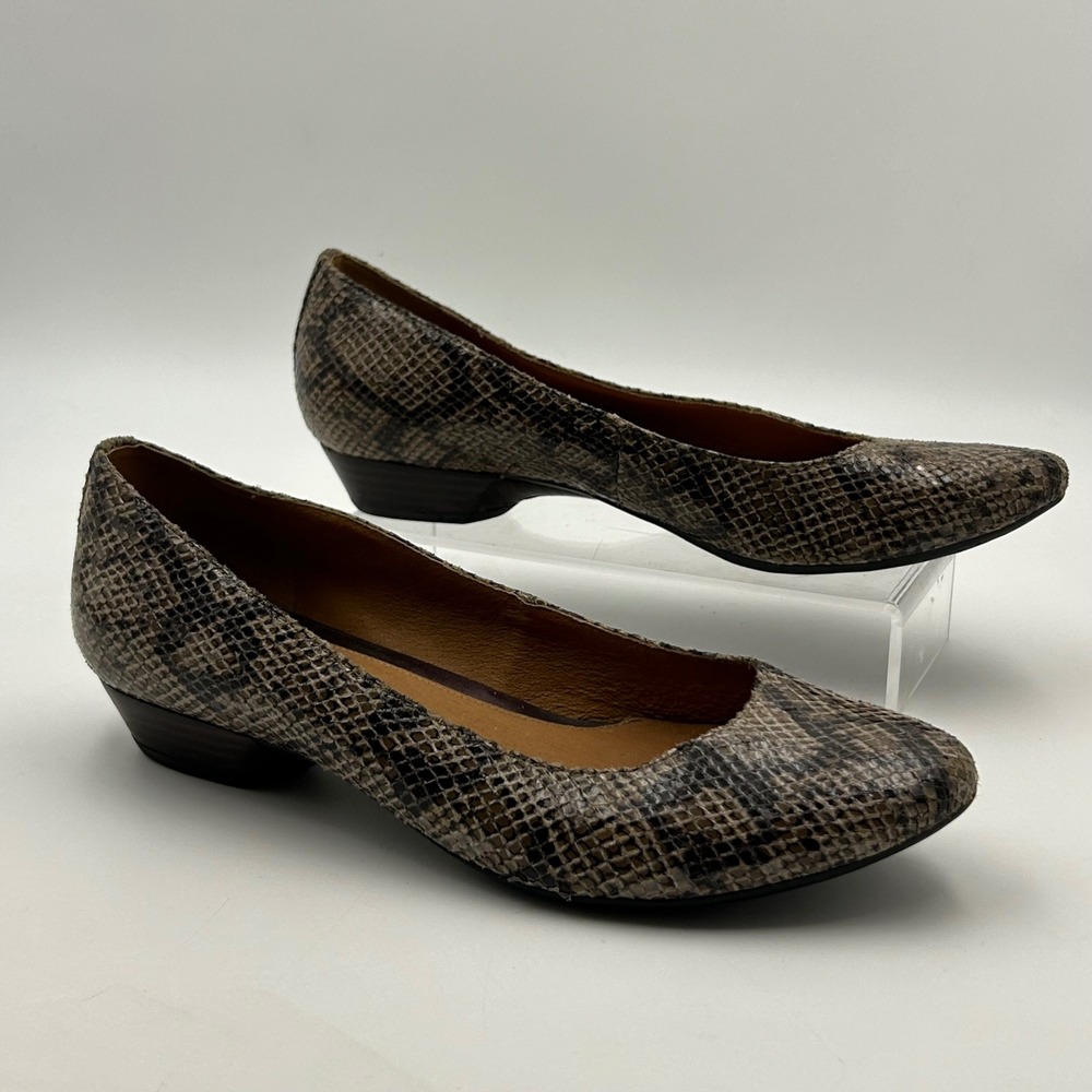 Indigo by Clarks Pumps Womens 8.5M Brown Snakeskin Low Wedge Professional Office